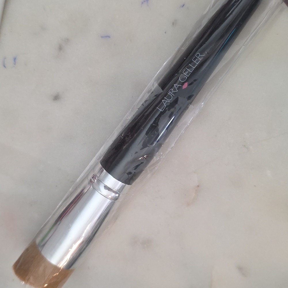 Laura Geller Professional Makeup Brush - Black and Silver